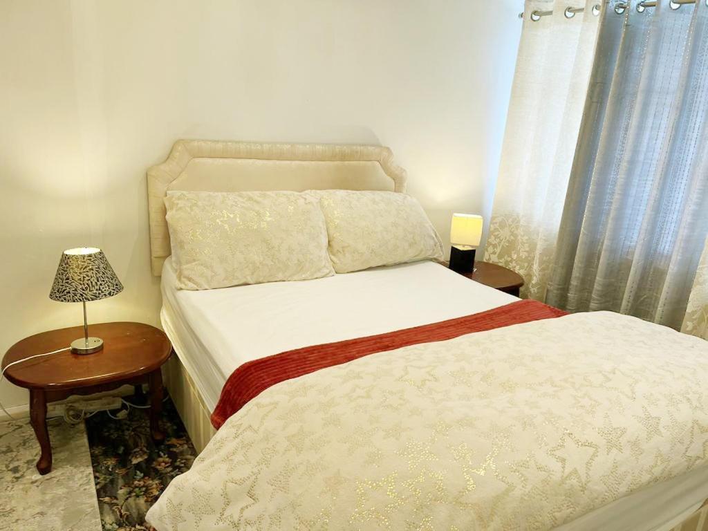 Blessings Of Peace Home Away From Home Cardiff Bagian luar foto