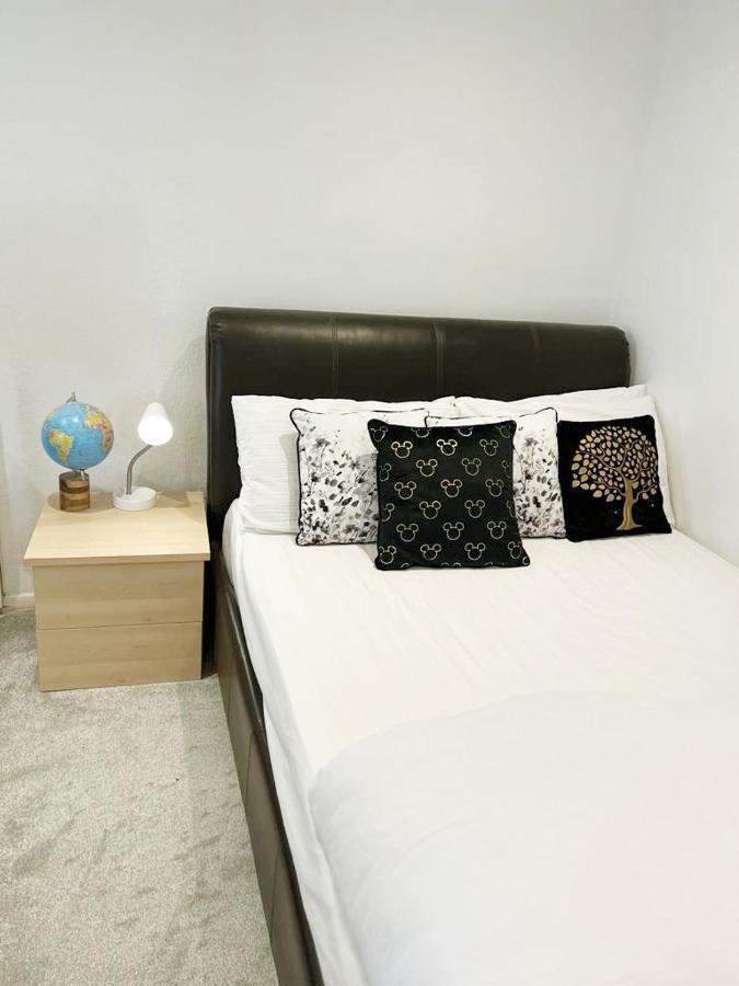Blessings Of Peace Home Away From Home Cardiff Bagian luar foto