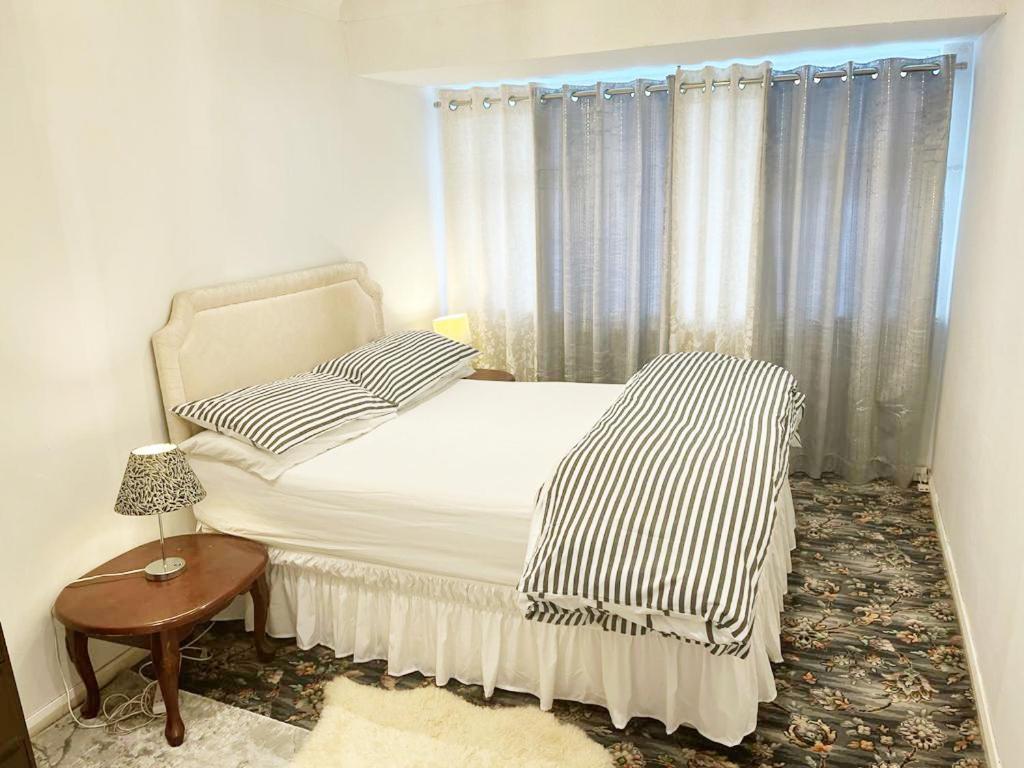 Blessings Of Peace Home Away From Home Cardiff Bagian luar foto