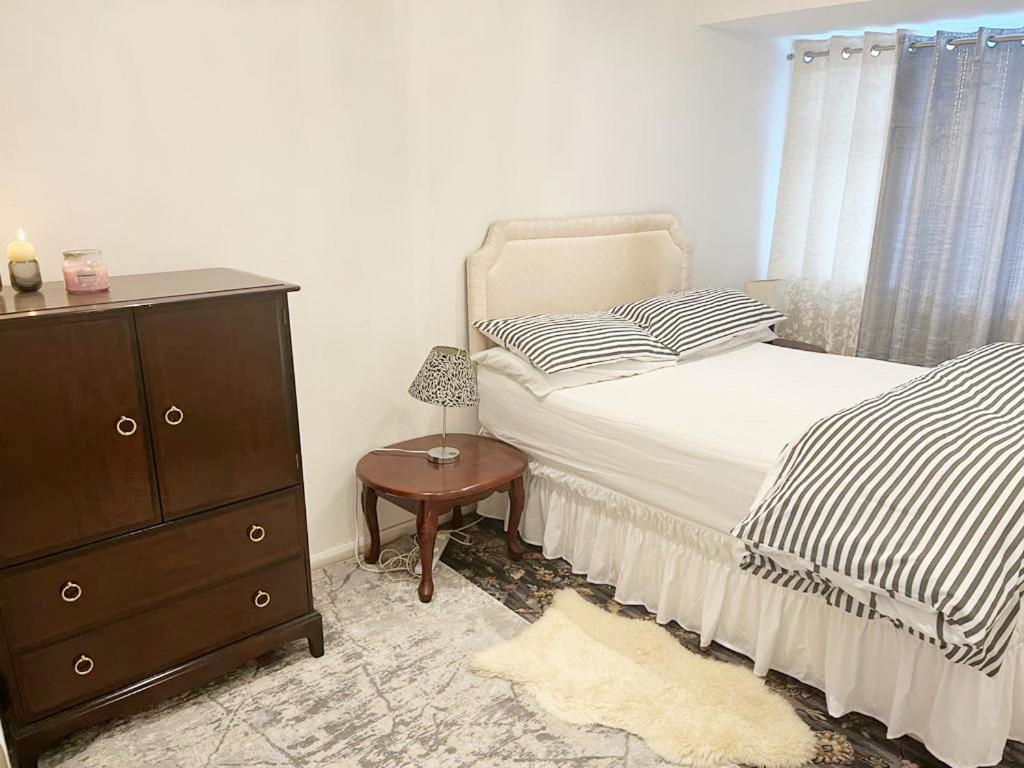 Blessings Of Peace Home Away From Home Cardiff Bagian luar foto